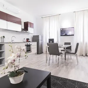 Hemeras Boutique Homes - City Center Design Flats , Milano Italia